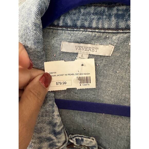 Veveret Women's Medium Wash Pearl And Rhinestone Denim Jacket Size Large NWT - Picture 10 of 12